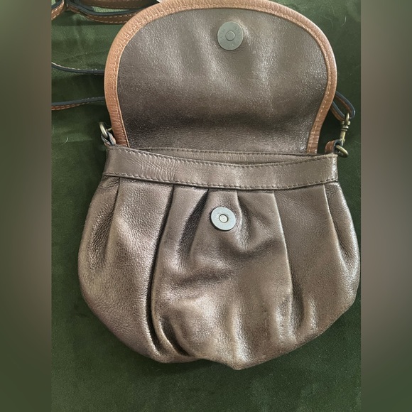 TANO crossbody metallic leather bag - Picture 2 of 4